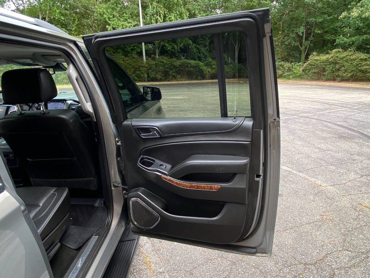 Used 2017 Chevrolet Suburban Premier RWD image 60