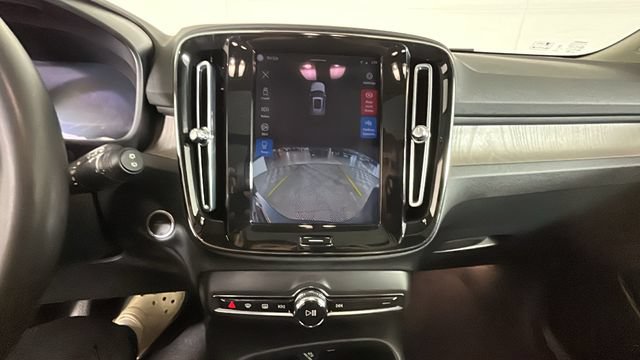 Used 2023 Volvo XC40 B4 Ultimate FWD image 22