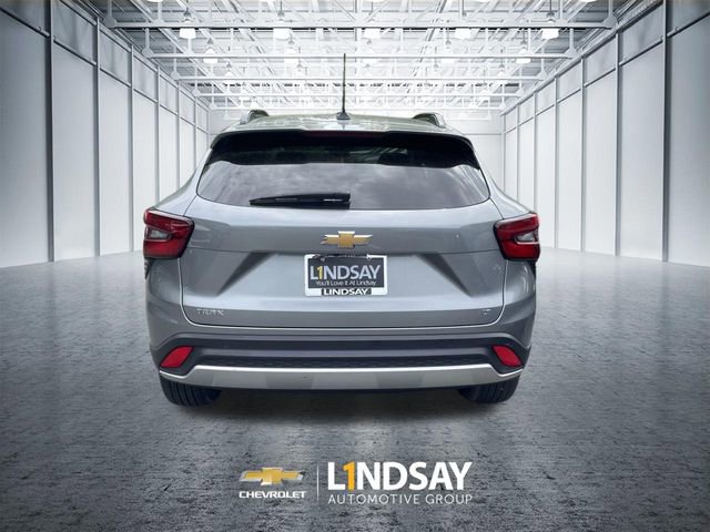 Used 2025 Chevrolet Trax LT w/ LT Convenience Package FWD image 7