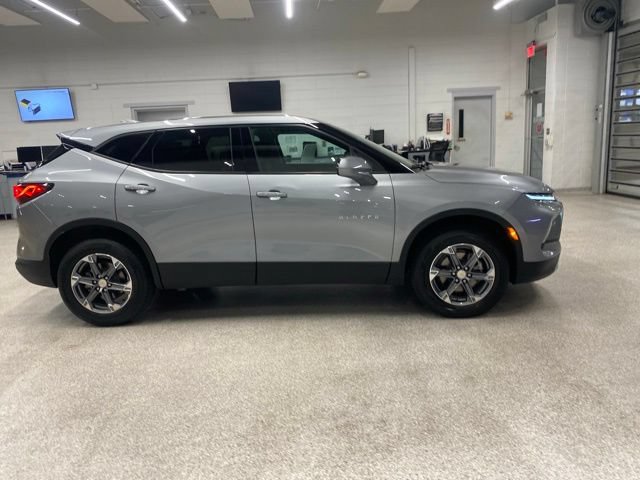 Certified 2025 Chevrolet Blazer LT FWD image 4