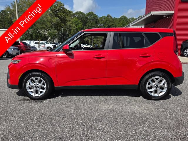 Used 2022 Kia Soul LX w/ Technology Package FWD image 2