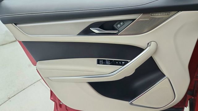 Used 2025 Jaguar F-PACE R-Dynamic S image 33