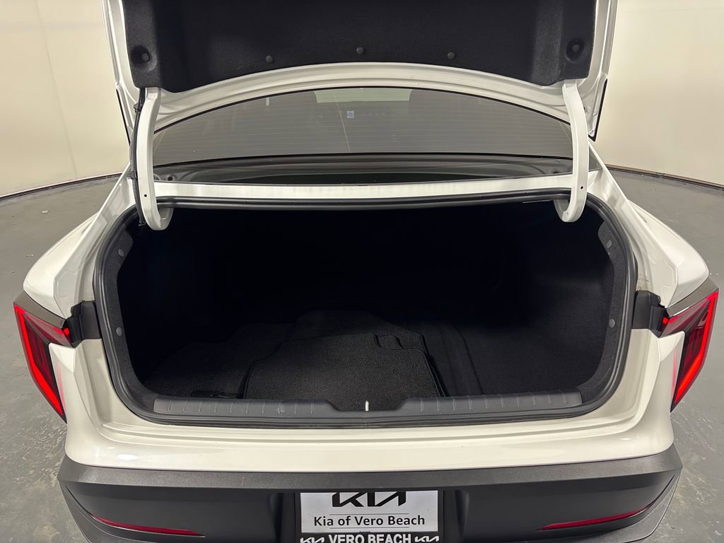 Certified 2025 Kia K4 FWD image 29