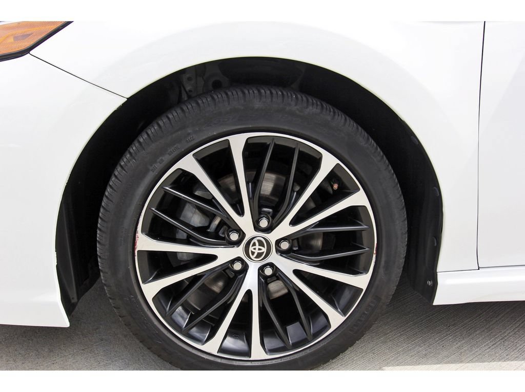 Used 2020 Toyota Camry SE FWD image 30