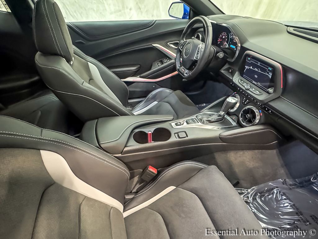 Used 2018 Chevrolet Camaro SS image 24