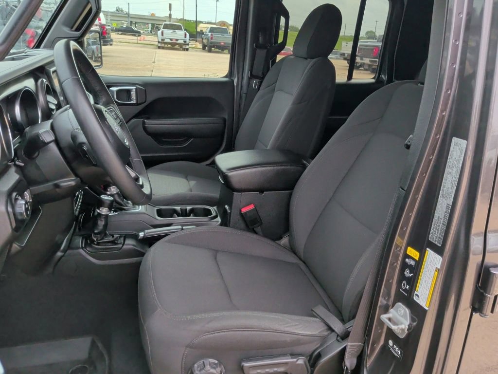 Used 2023 Jeep Gladiator Sport AWD/4WD image 12