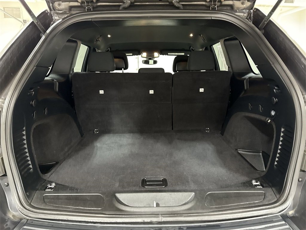 Used 2017 Jeep Grand Cherokee Laredo w/ Quick Order Package 23E image 23