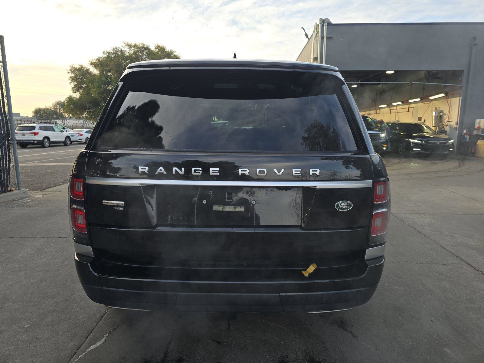 Used 2022 Land Rover Range Rover Autobiography image 6