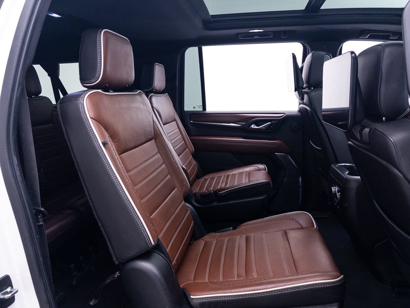Used 2023 GMC Yukon XL Denali Ultimate AWD/4WD image 50