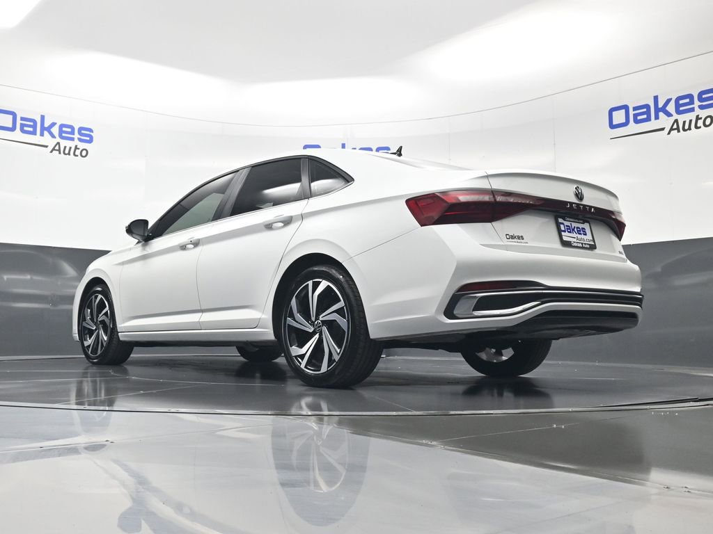 Used 2025 Volkswagen Jetta SEL image 38