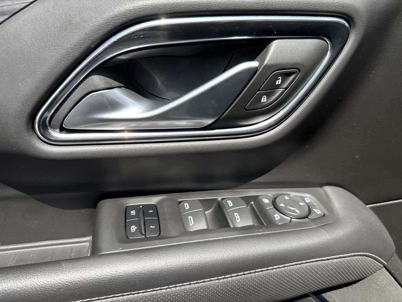 Used 2022 GMC Yukon SLT w/ SLT Premium Package image 20