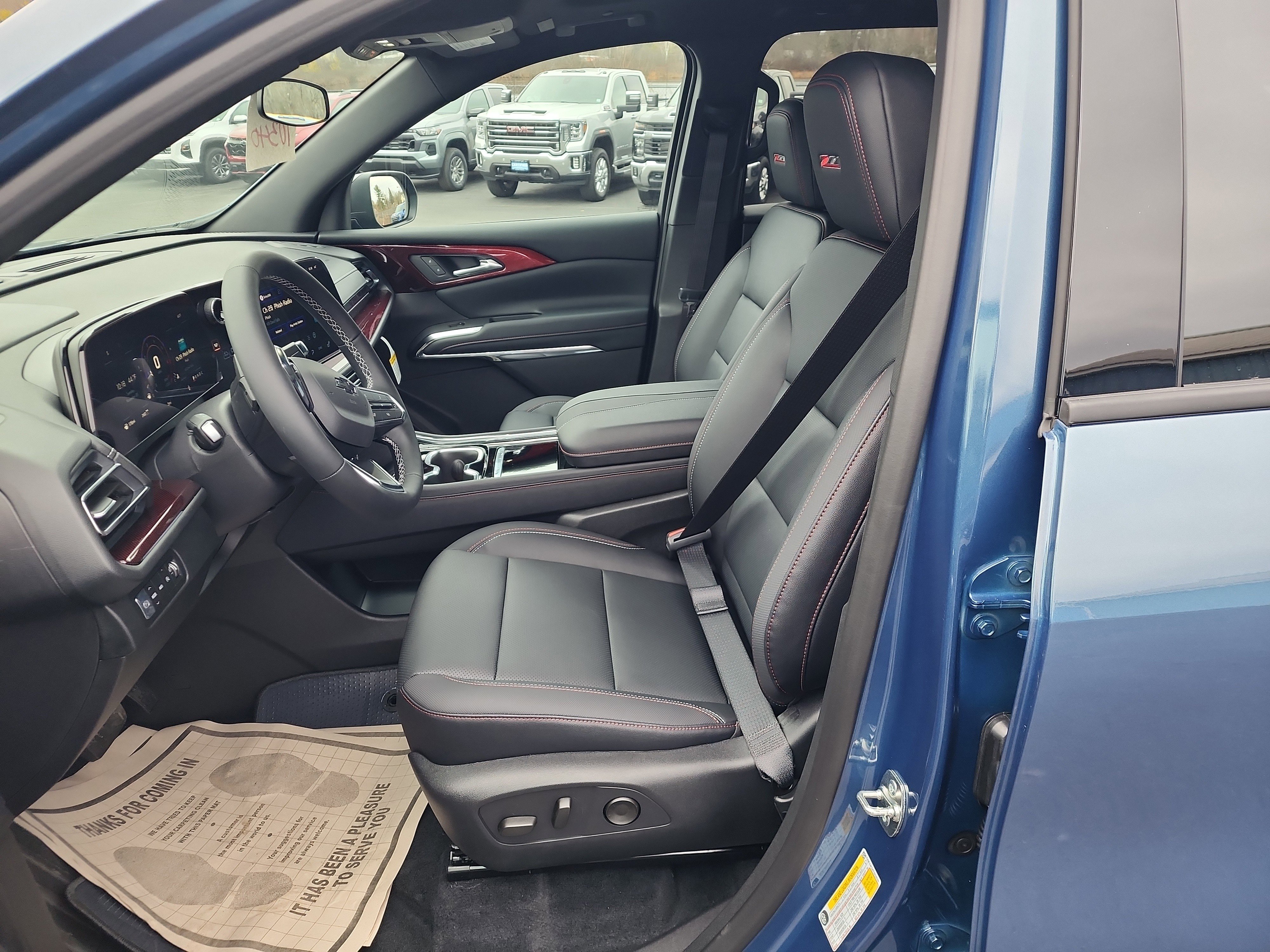 New 2026 Chevrolet Traverse Z71 AWD/4WD image 11
