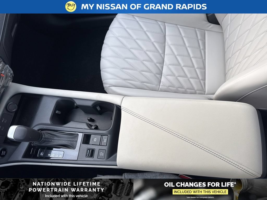 New 2026 Nissan Sentra SL w/ Floor Mat Package FWD image 30