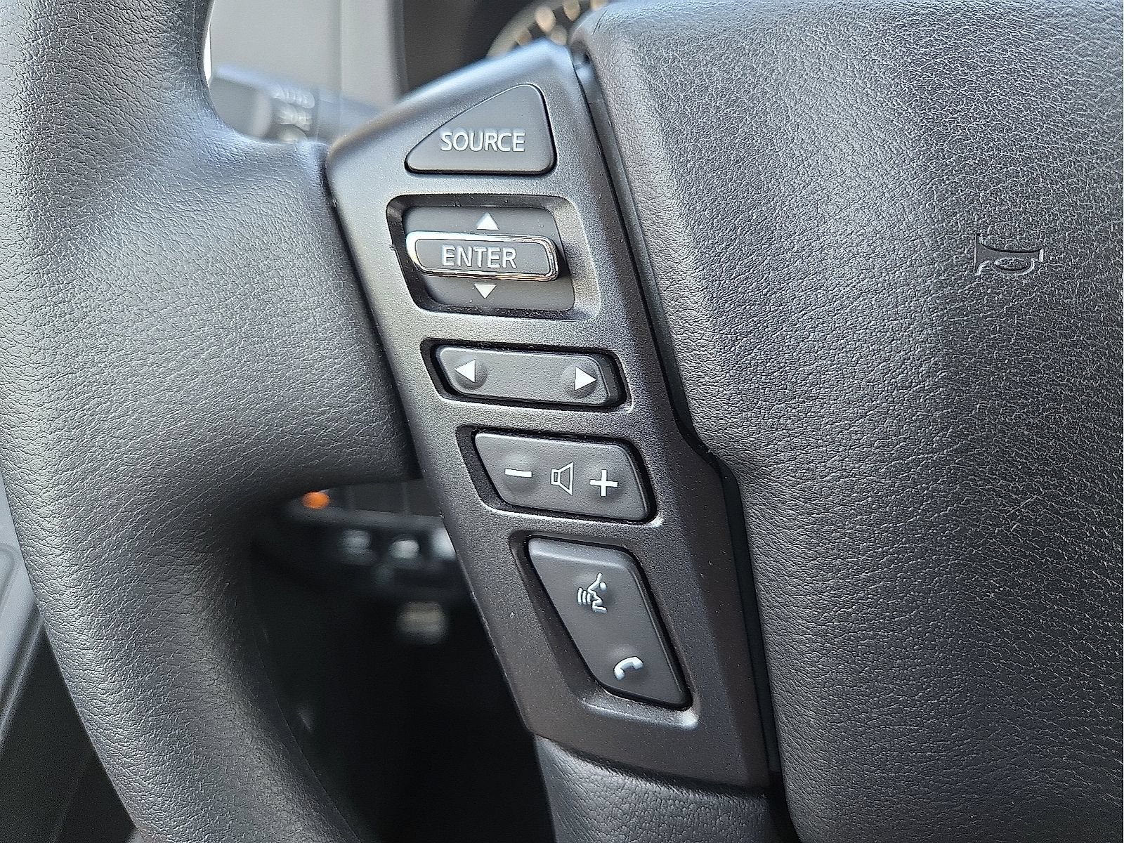 Used 2025 Nissan Frontier SV AWD/4WD image 19