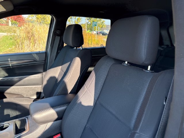 Used 2014 Jeep Grand Cherokee Laredo AWD/4WD image 12