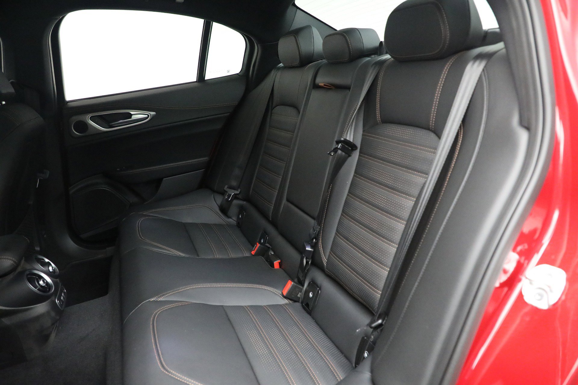 New 2025 Alfa Romeo Giulia AWD w/ Driving Assist Package image 21