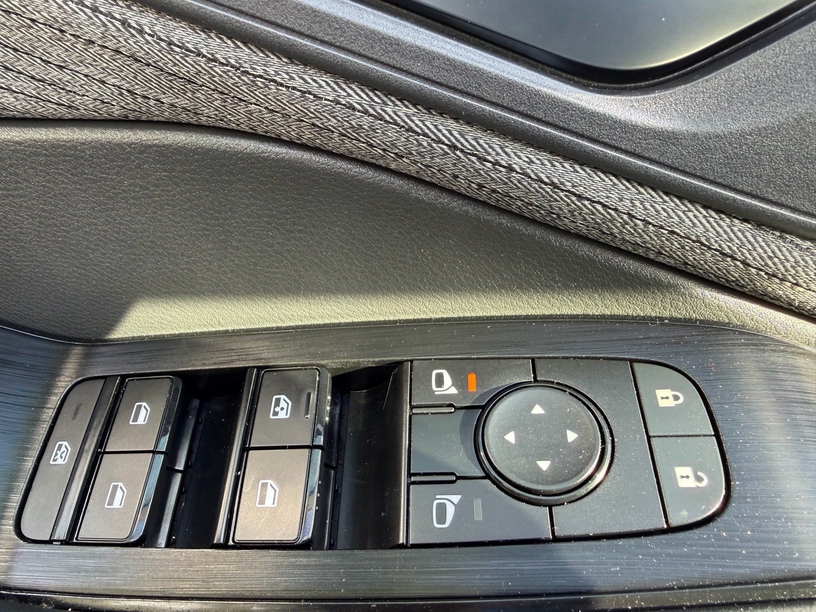 Certified 2022 Nissan Rogue SV FWD image 25