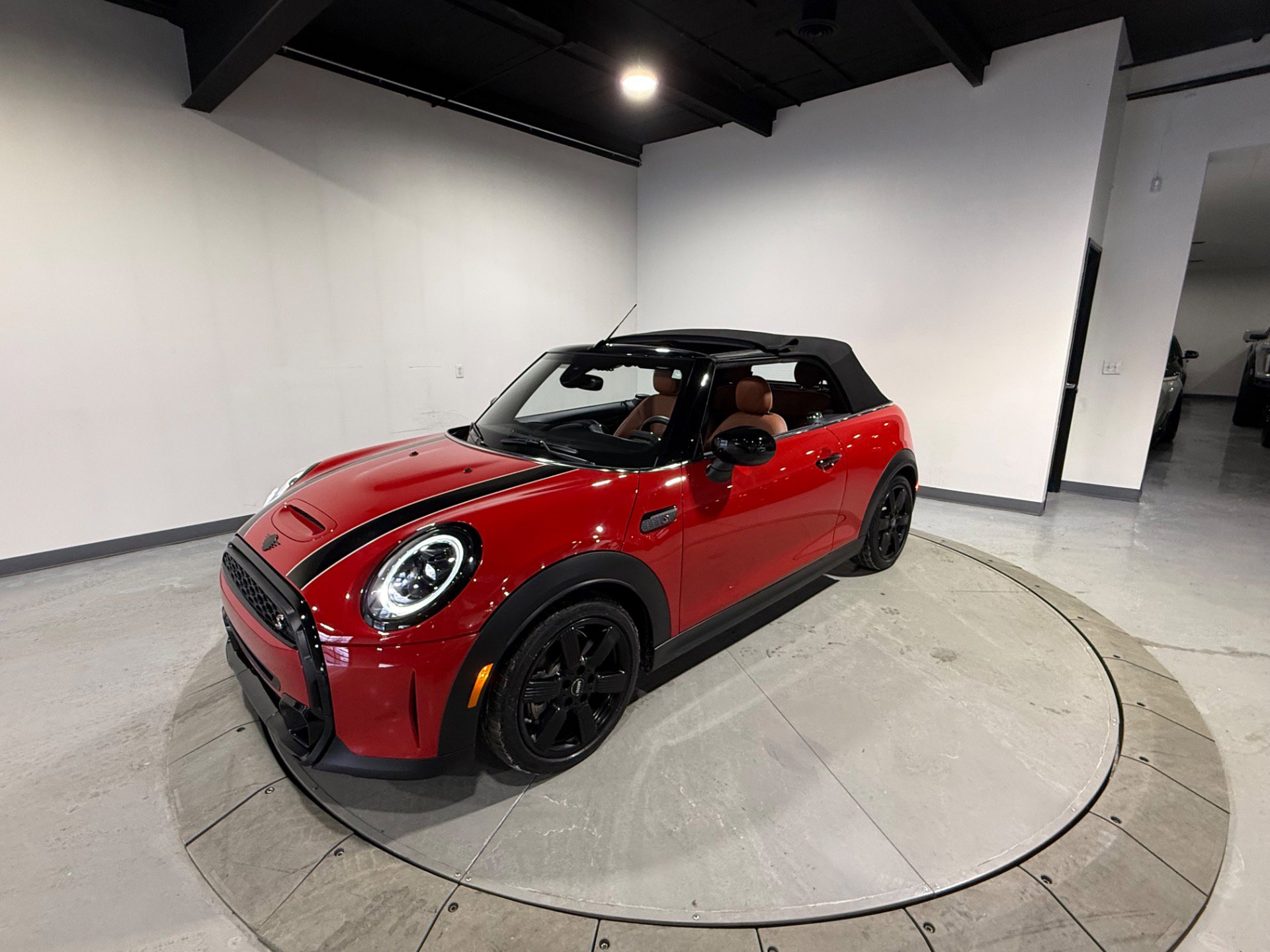 Used 2023 MINI Cooper S w/ Signature Upholstery Package image 5