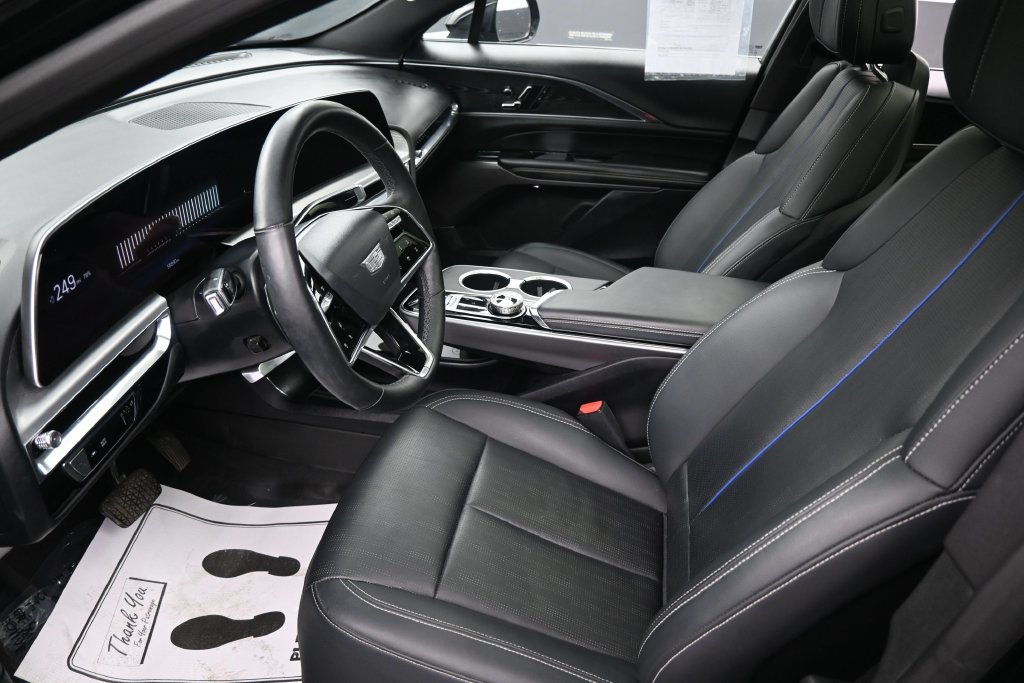 Used 2024 Cadillac Lyriq Luxury RWD image 25