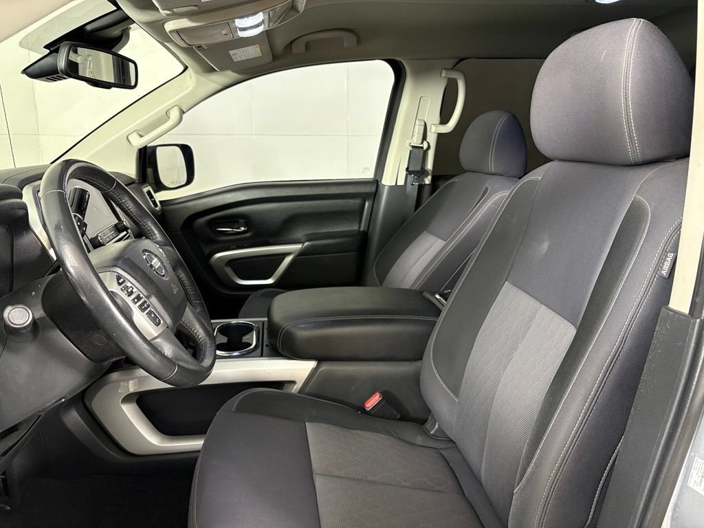 Used 2021 Nissan Titan SV w/ SV Convenience Package AWD/4WD image 21