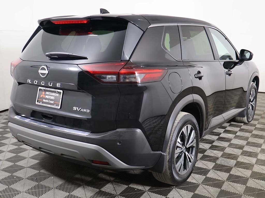 Used 2023 Nissan Rogue SV image 8