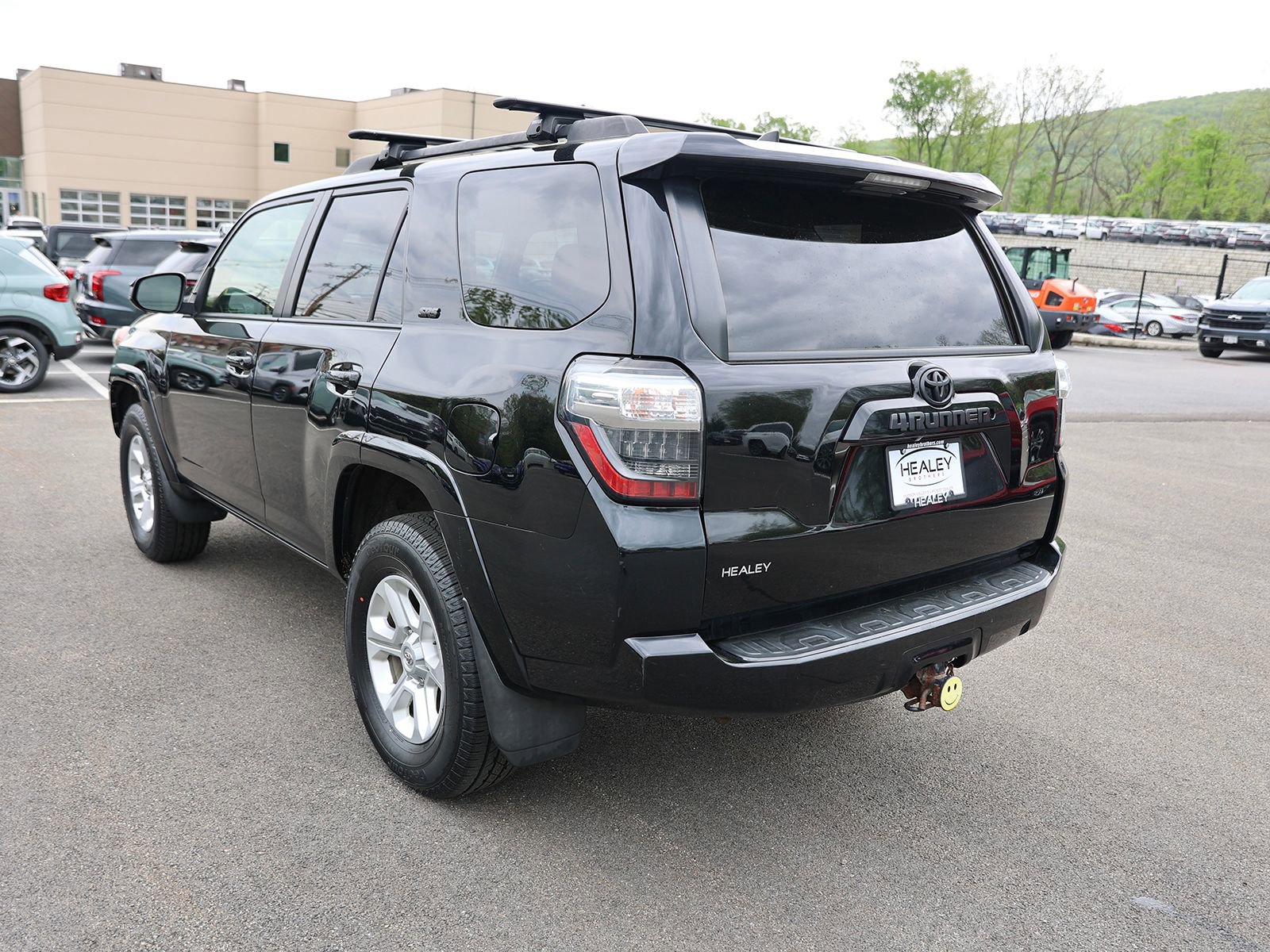 Used 2016 Toyota 4Runner SR5 AWD/4WD image 5