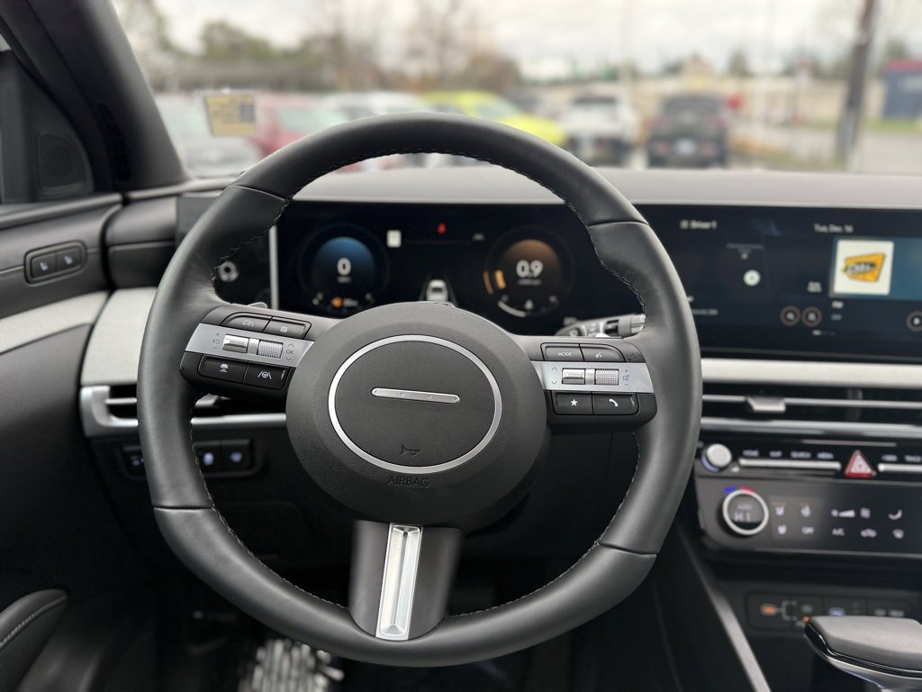 Certified 2025 Hyundai Santa Cruz Limited image 16