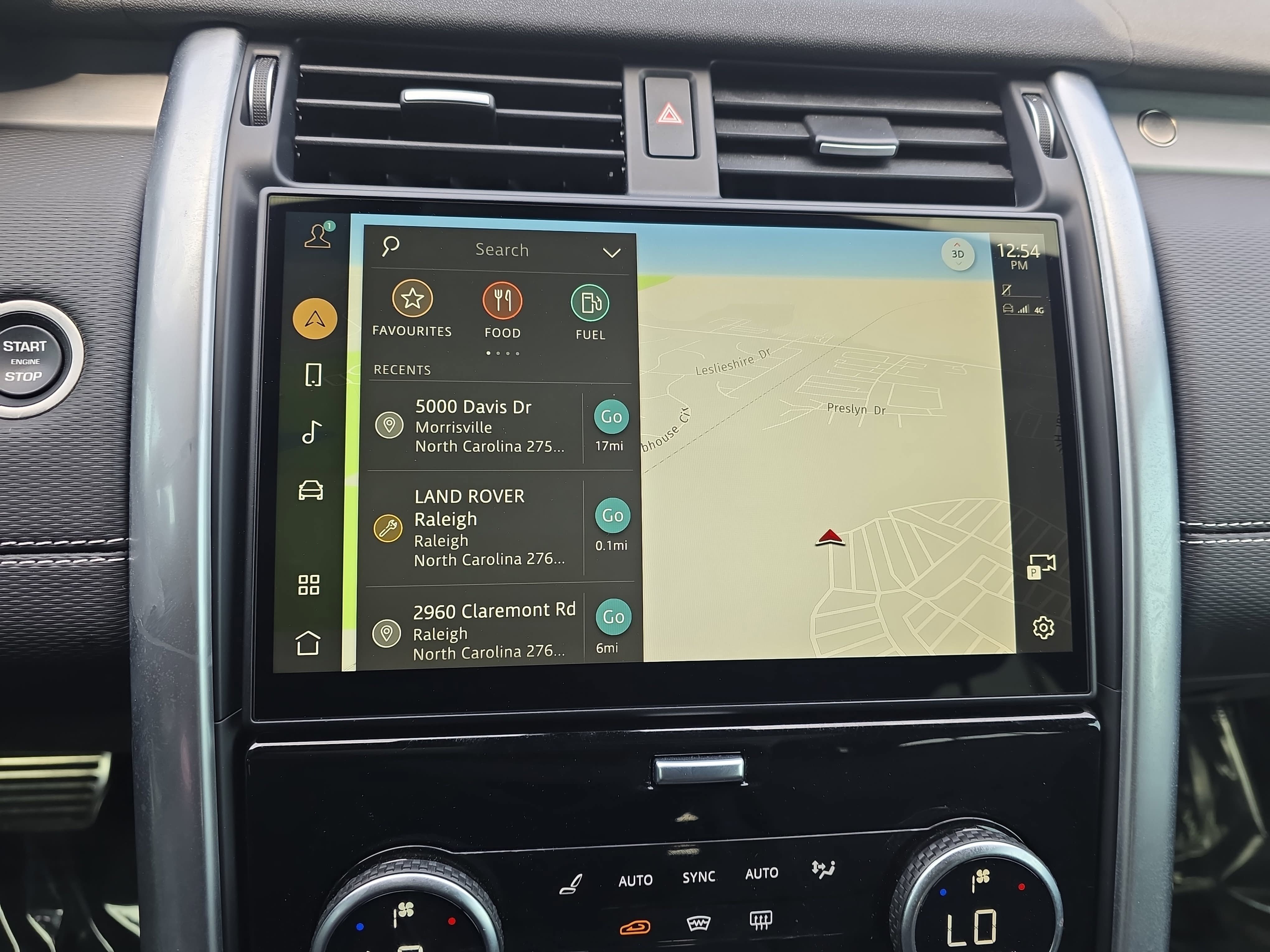 Certified 2025 Land Rover Discovery Dynamic SE AWD/4WD image 25