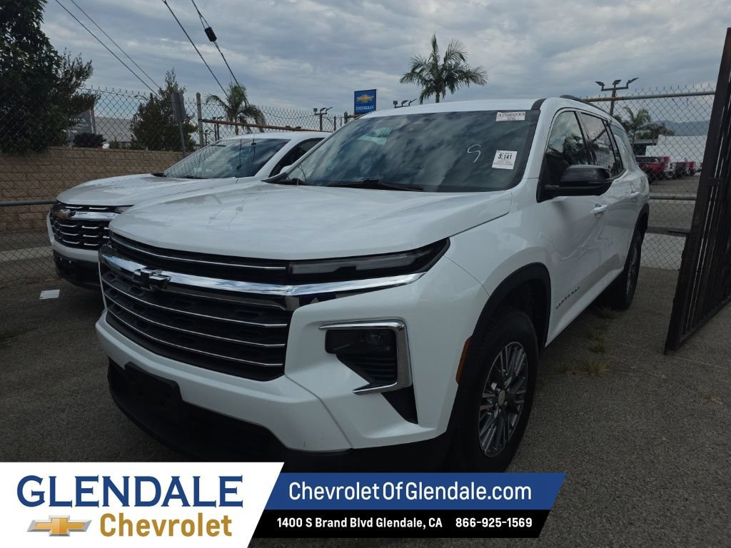 Certified 2024 Chevrolet Traverse LT AWD/4WD image 1
