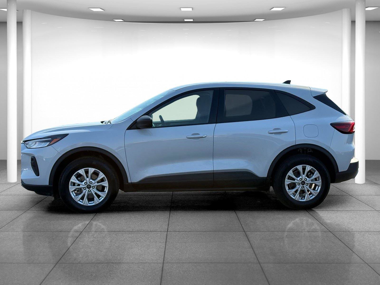 Used 2025 Ford Escape Active AWD/4WD image 4