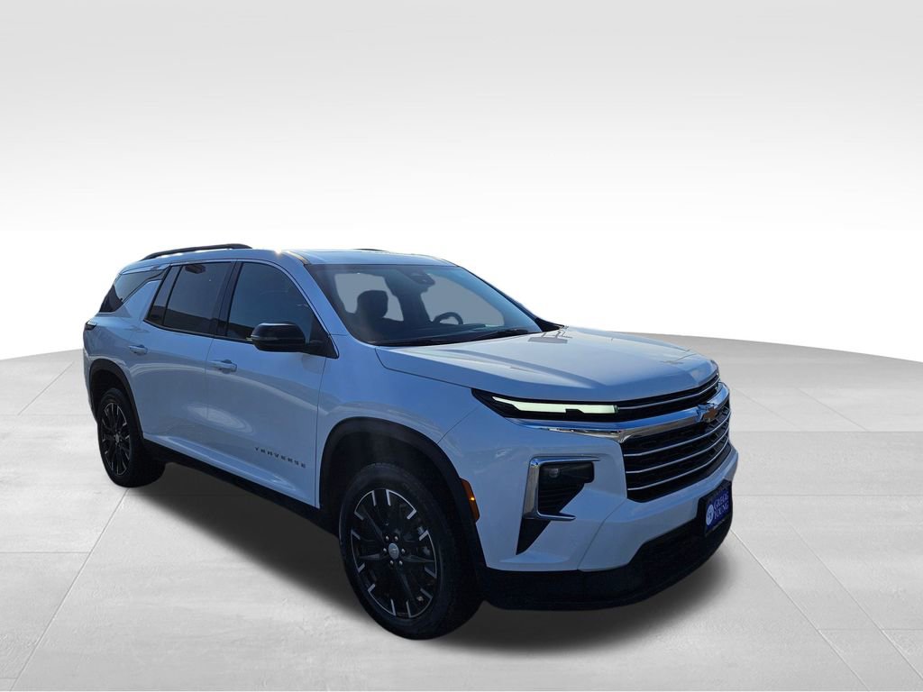 Used 2025 Chevrolet Traverse LT w/ Sun and Wheel Package image 4