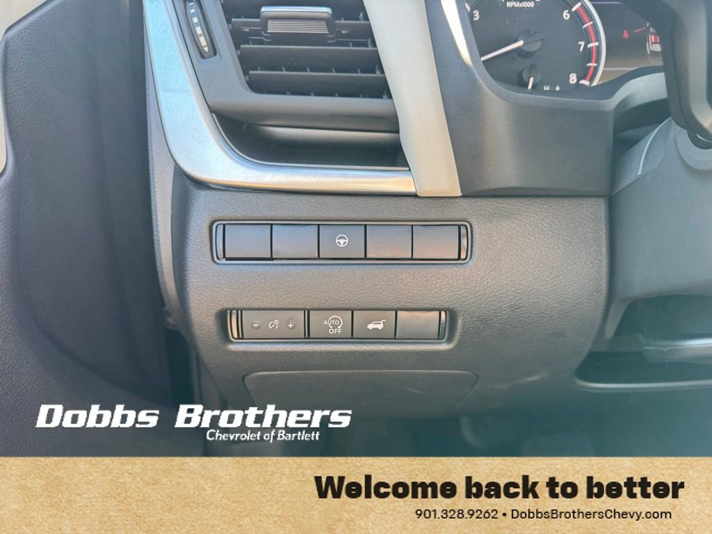 Used 2025 Nissan Rogue SV image 13