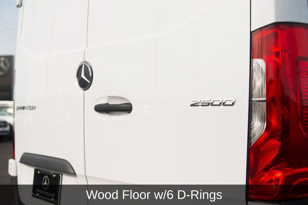 Used 2025 Mercedes-Benz Sprinter 2500 image 18