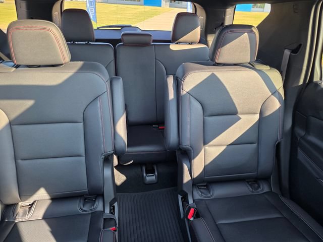 Used 2026 Chevrolet Traverse Z71 w/ LPO, Floor Liner Package AWD/4WD image 40