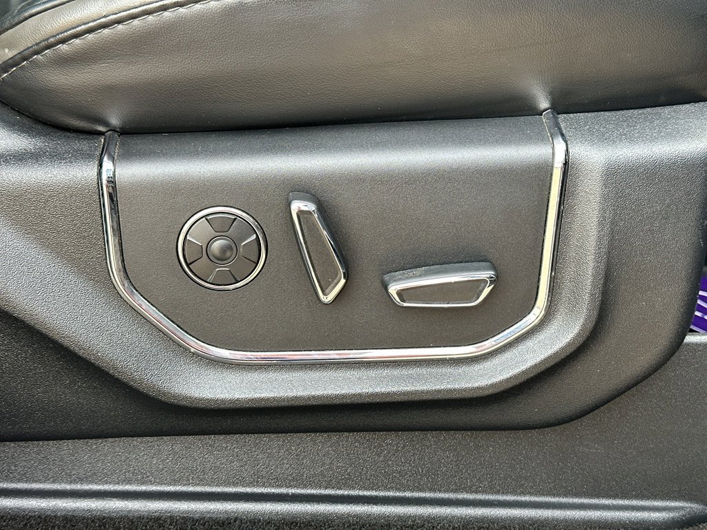 Used 2017 Ford F350 Platinum w/ Platinum Ultimate Package image 38