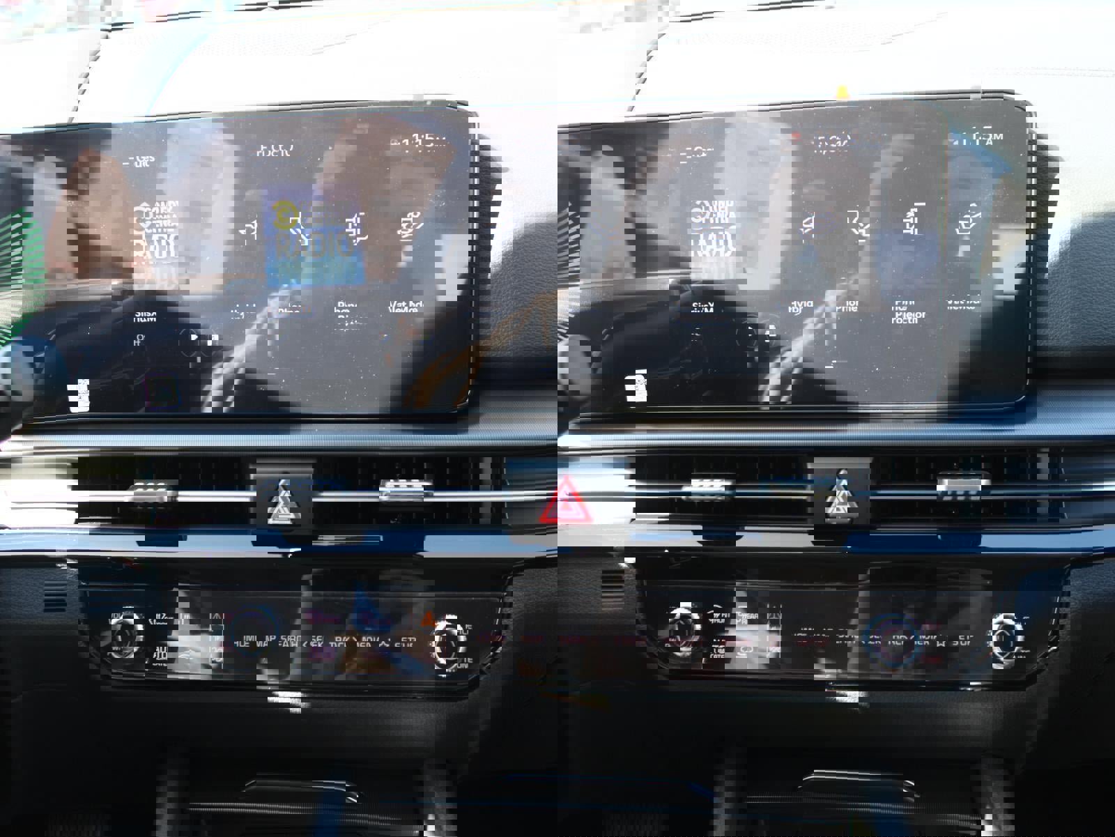 New 2026 Kia Sportage EX w/ EX Panoramic Sunroof Package image 13