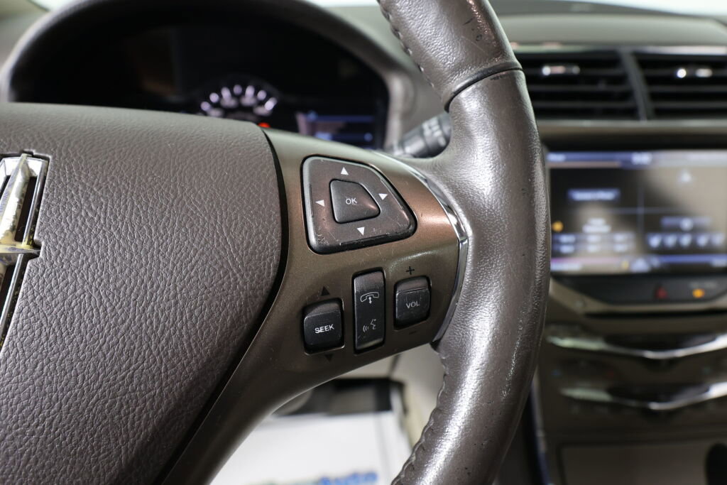 Used 2014 Lincoln MKX AWD w/ Equipment Group 102A image 35