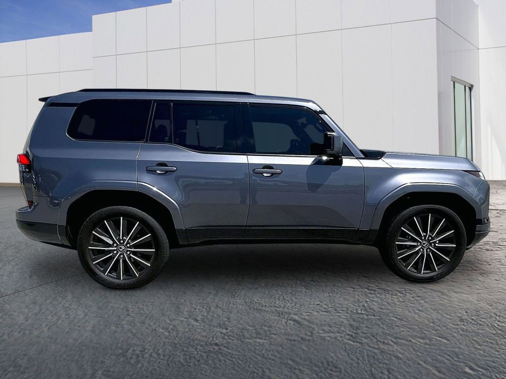 Used 2024 Lexus GX 550 w/ Accessory Package (Z1) image 8