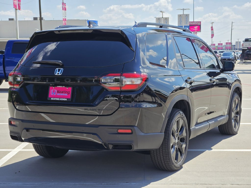 New 2026 Honda Pilot Black Edition image 4
