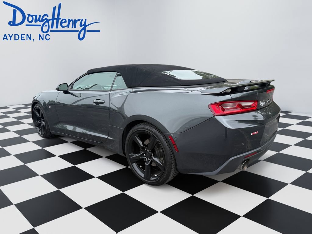 Used 2018 Chevrolet Camaro LT RWD image 3