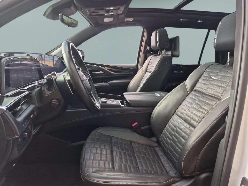 Certified 2023 Cadillac Escalade V AWD/4WD image 18