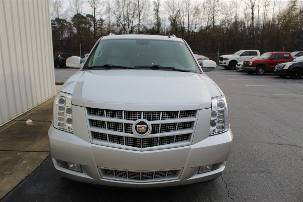 Used 2013 Cadillac Escalade ESV Premium image 11