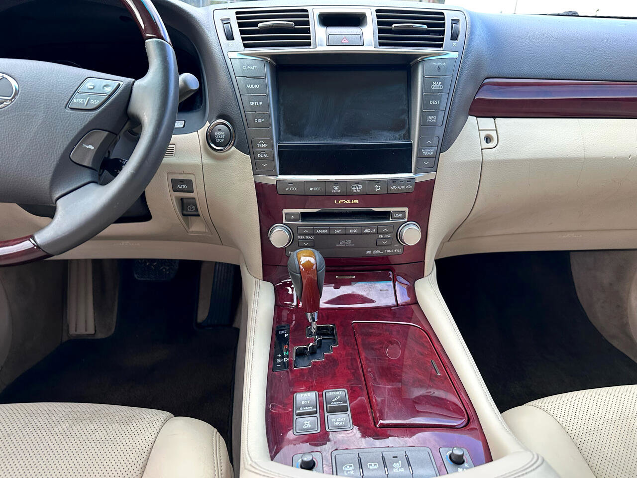 Used 2010 Lexus LS 460 L image 21