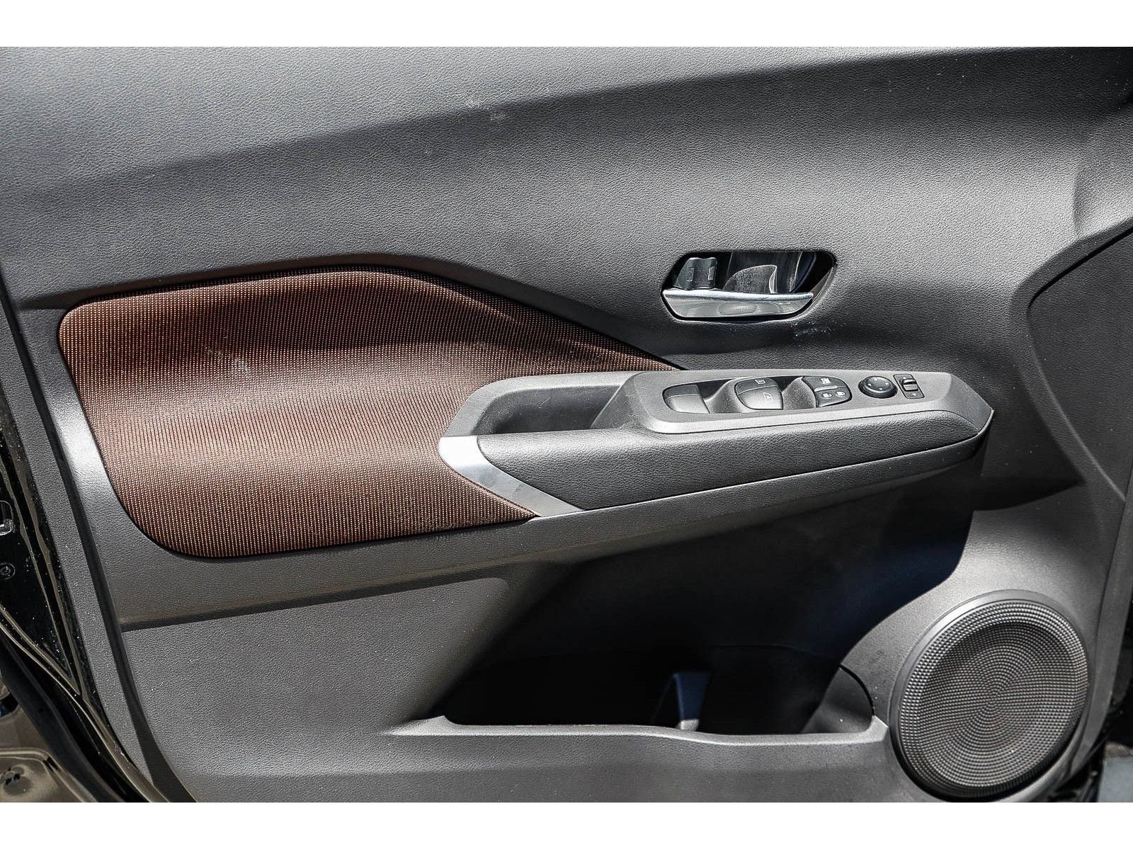Used 2021 Nissan Kicks SR FWD image 21