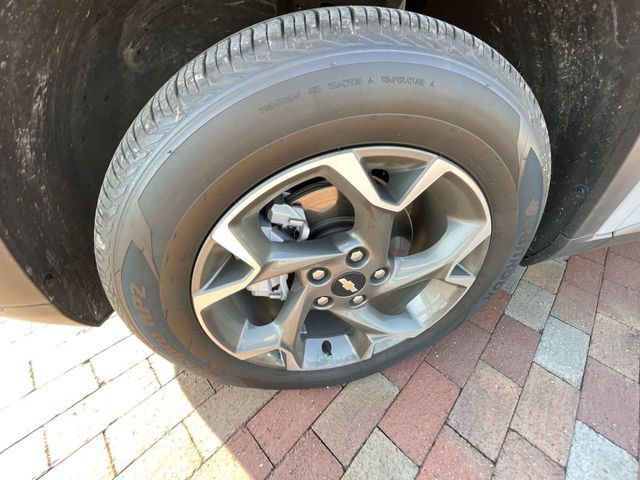 Used 2025 Chevrolet Trax LT w/ Driver Confidence Package image 9