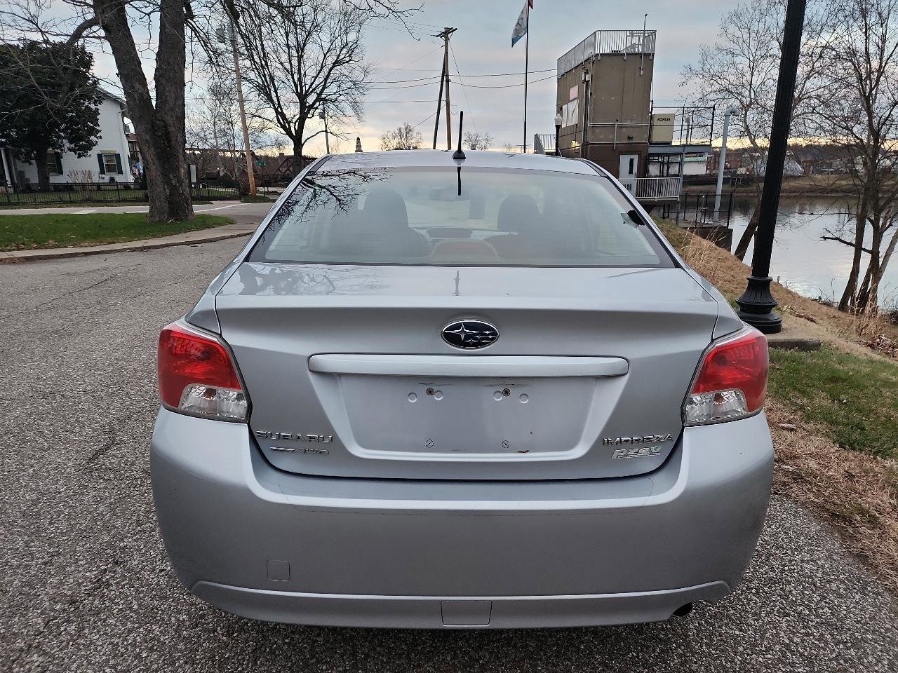 Used 2012 Subaru Impreza 2.0i Premium w/ All-Weather Pkg AWD/4WD image 4