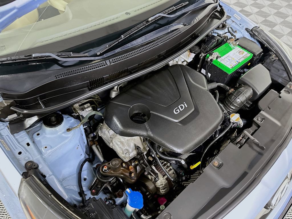 Used 2012 Hyundai Accent GLS FWD image 25