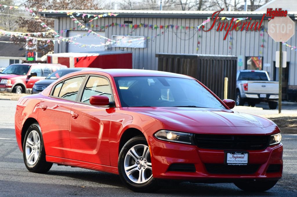 Used 2022 Dodge Charger SXT image 1