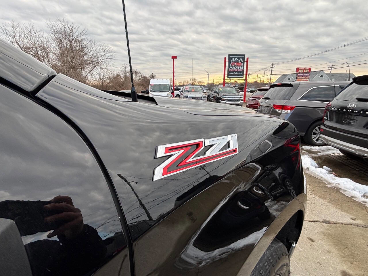 Used 2022 Chevrolet Silverado 1500 LT w/ Z71 Off-Road Package image 10