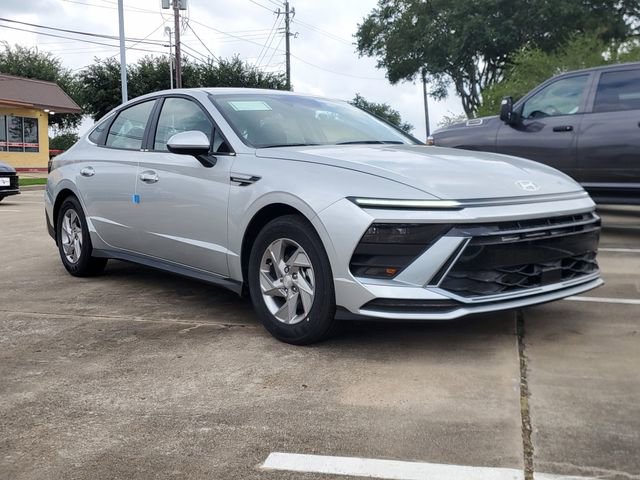 Used 2025 Hyundai Sonata SE image 2